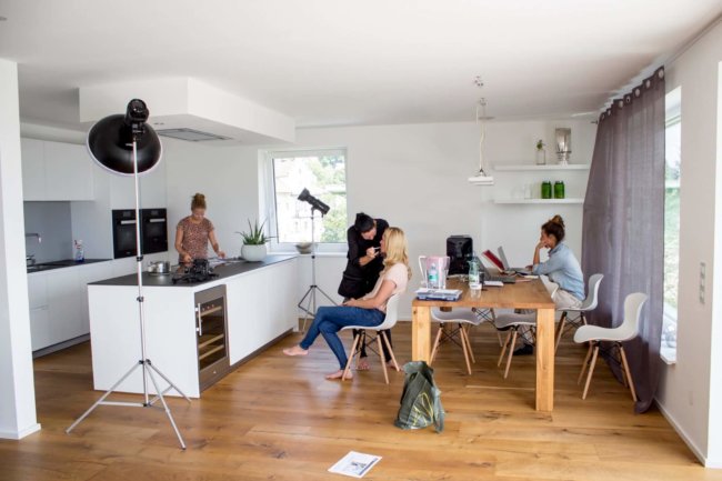 Backstage Karin Lohberger Werbefotografin